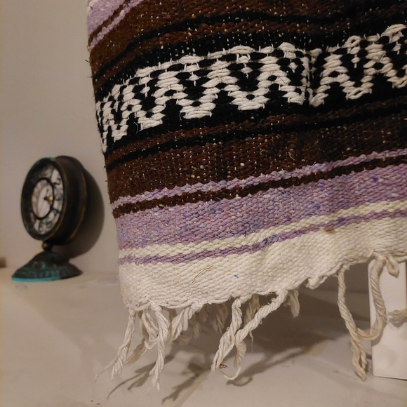 Aztec Print Poncho Purple Tones Size OS Rustic Fringed Thick Weaved Oversized - Picture 6 of 7